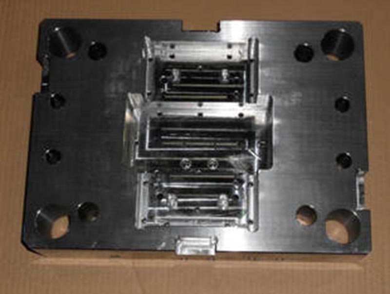 贵德精密塑料模-06